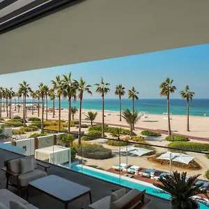 Nikki & 5*, Dubai Birleşik Arap Emirlikleri